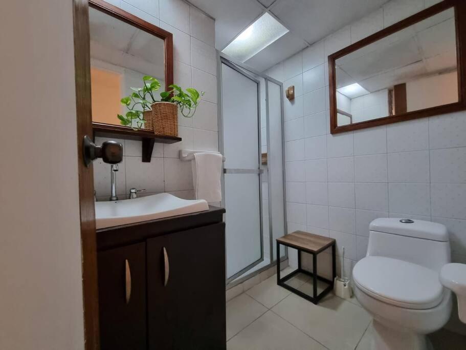Apartament El Jardin De Manila Medellín Zewnętrze zdjęcie