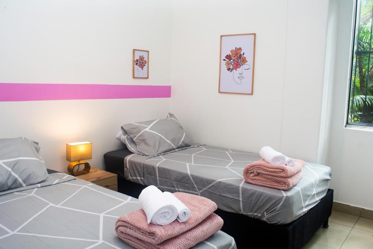 Apartament El Jardin De Manila Medellín Zewnętrze zdjęcie
